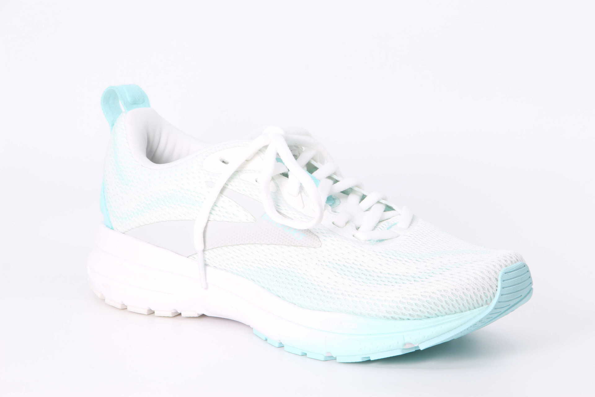 Trace 4 bright white / limpet / black