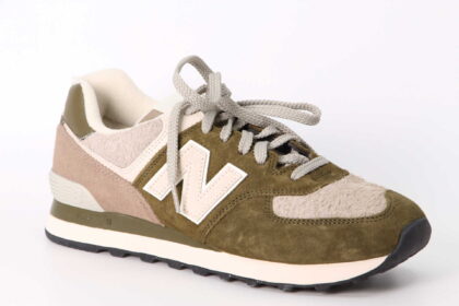 Sneaker 574 grün / beige